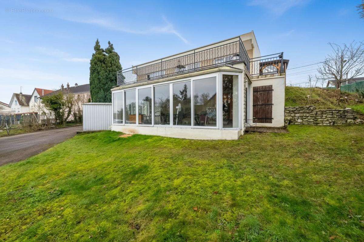 Maison à BONNIERES-SUR-SEINE