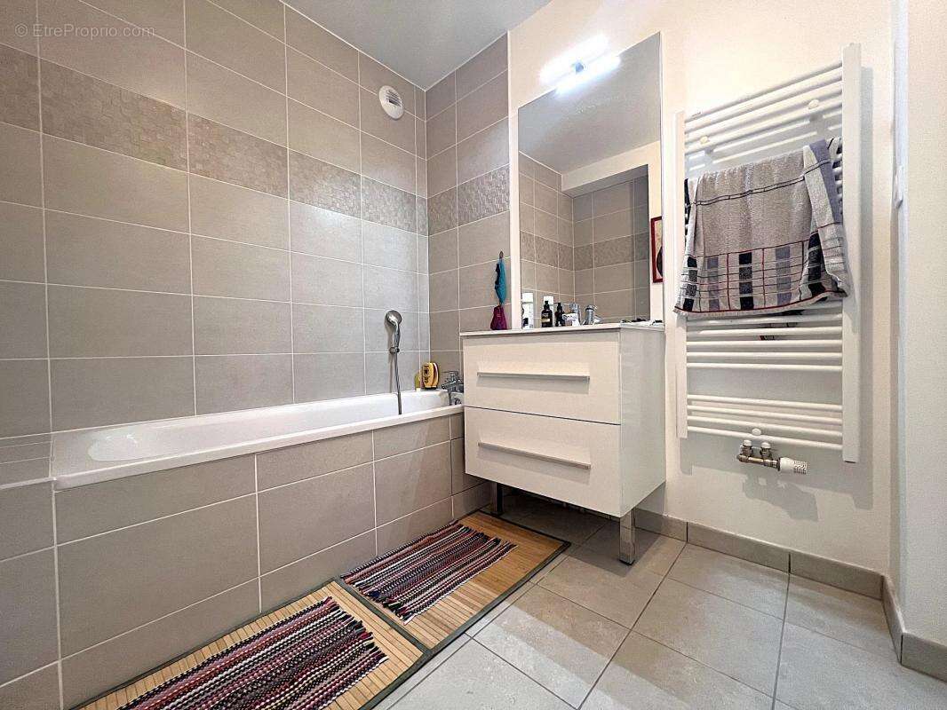 Appartement à LES CLAYES-SOUS-BOIS