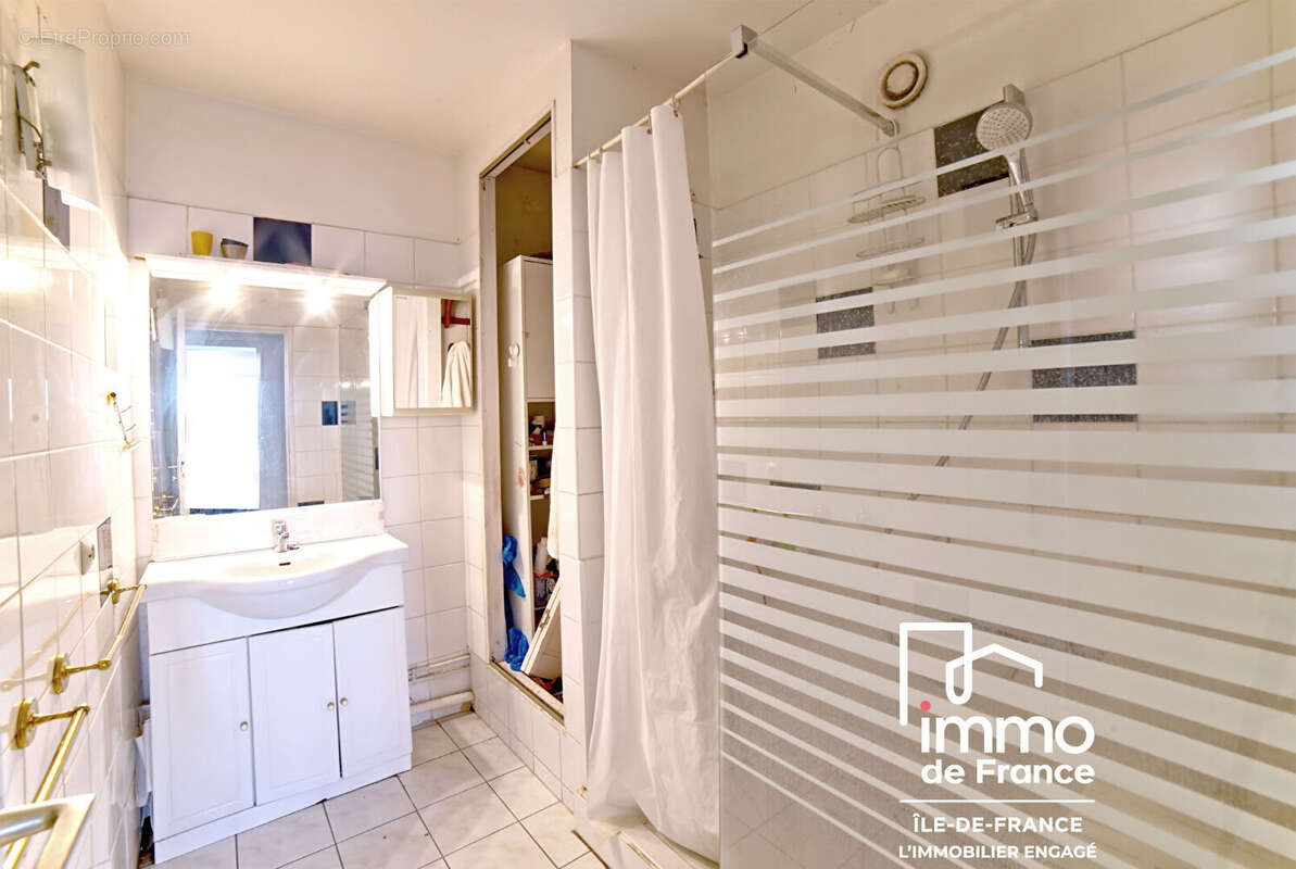 Appartement à PARIS-19E