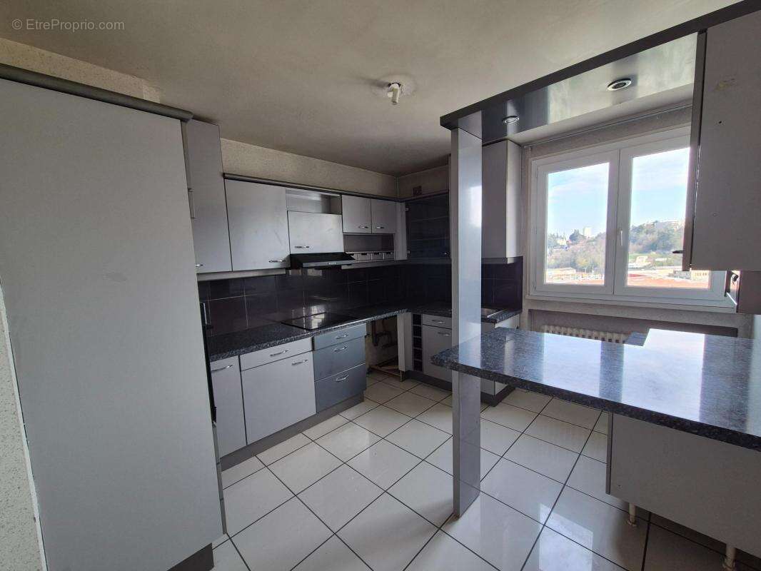 Appartement à SAINT-ETIENNE