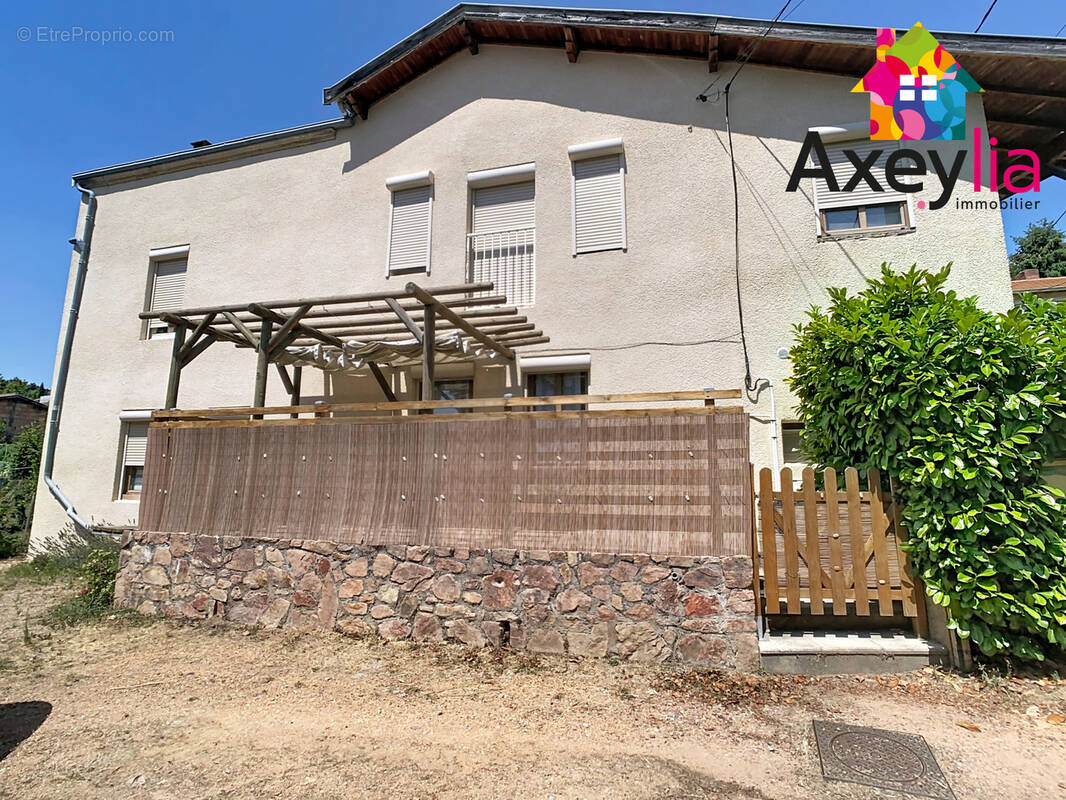 A vendre- saint-andré d'apchon- maison de village avec terrasse - photo 9