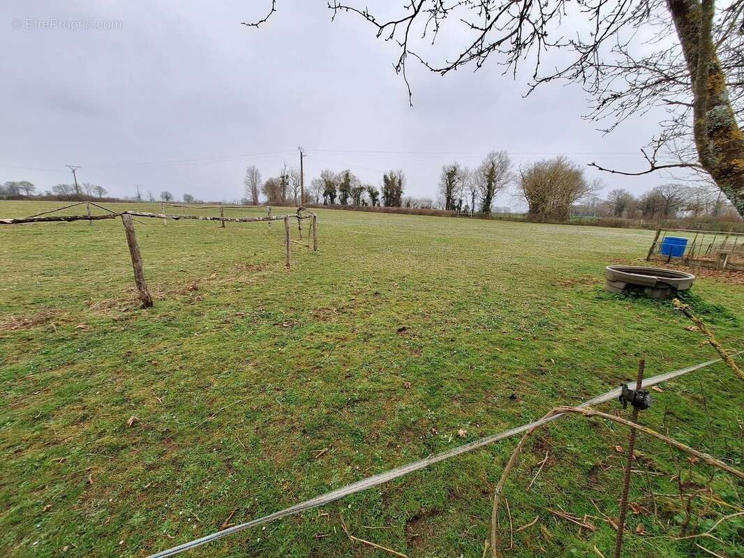 Maison de campagne, grange et terrain - photo 21