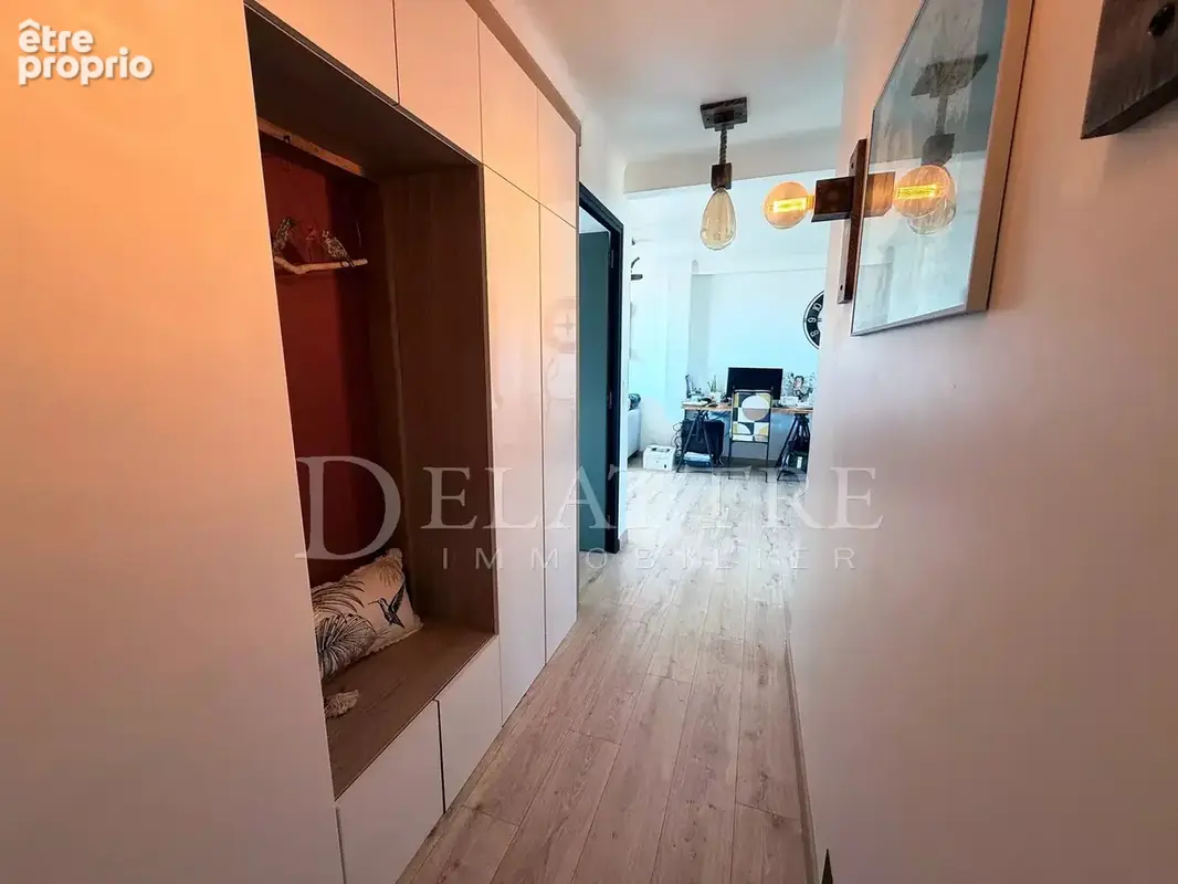 3 pièces rénové de 52 m² - Vue latérale mer et montagnes - Dernier étage - photo 6