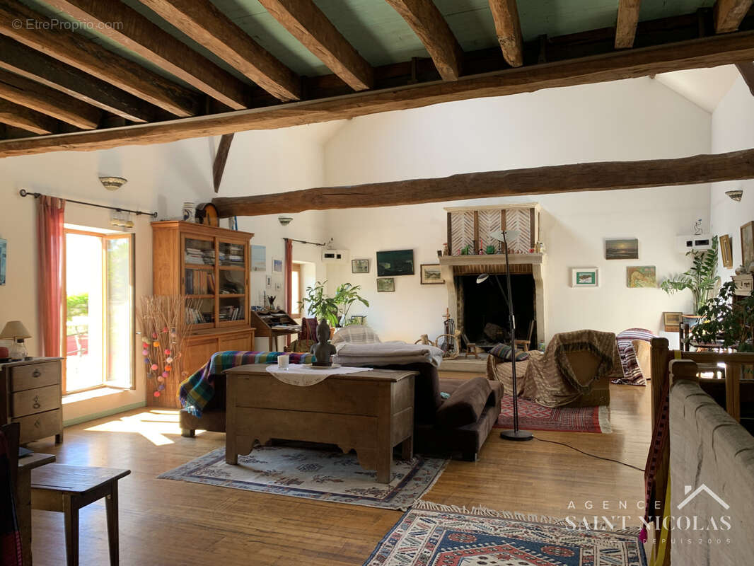 Maison à JUZIERS