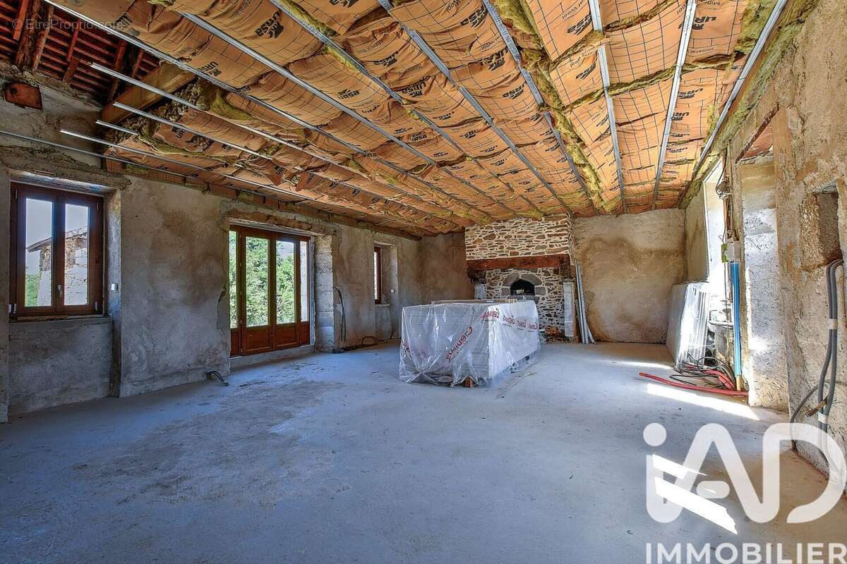 Maison 170 m² à Saint-Pierre-De-Frugie  - photo 5