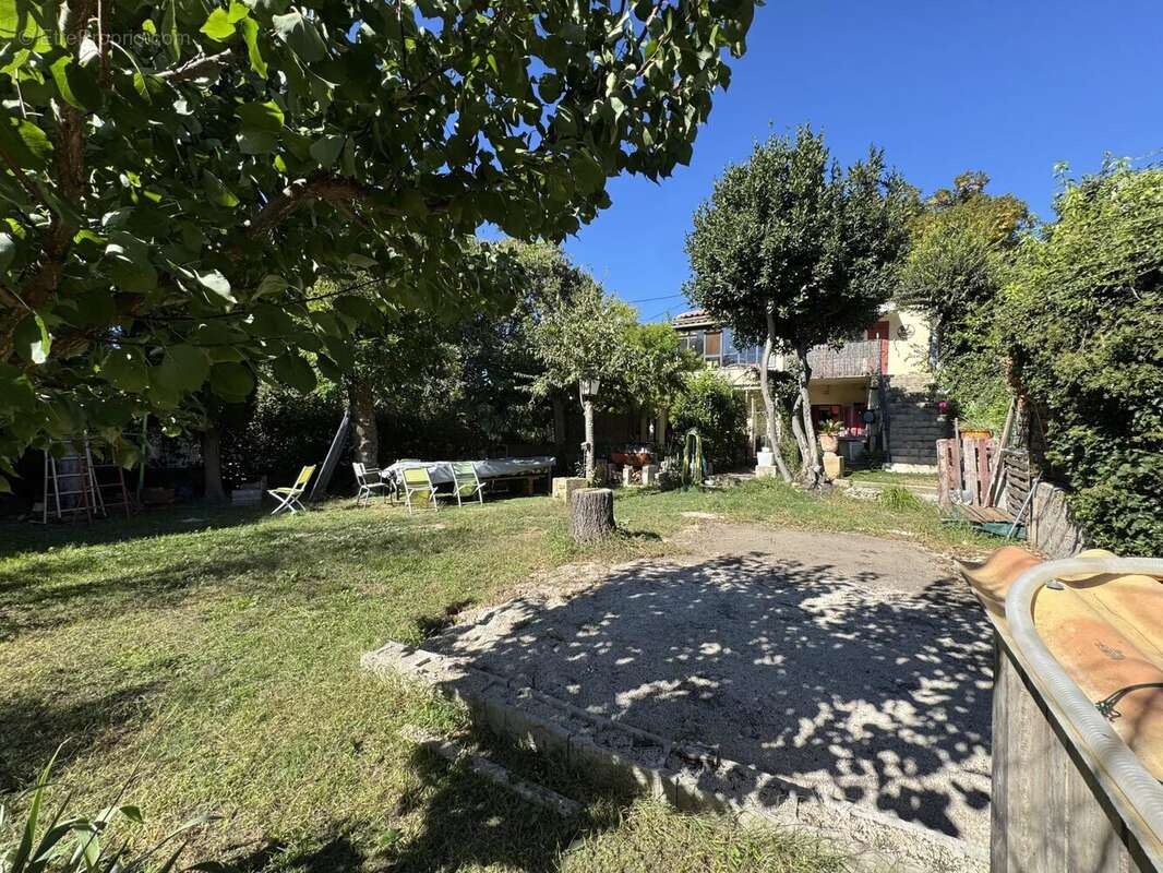 Maison à SAINTE-ANASTASIE