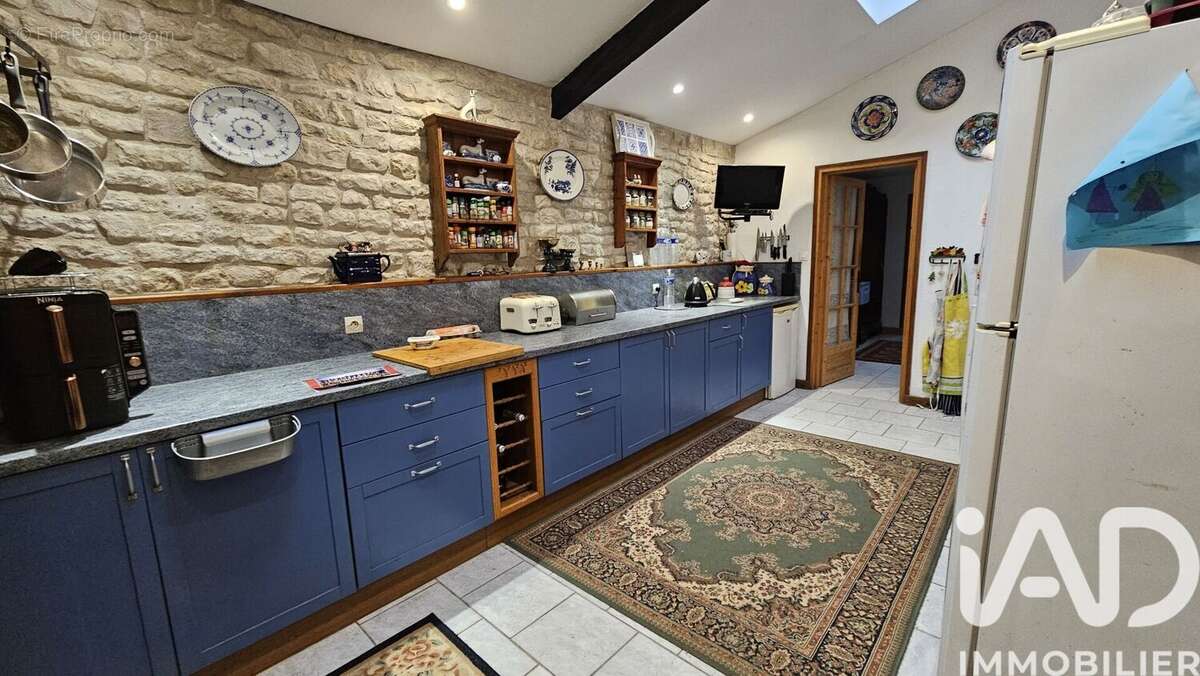 Maison 228 m² à Souvigne  - photo 6