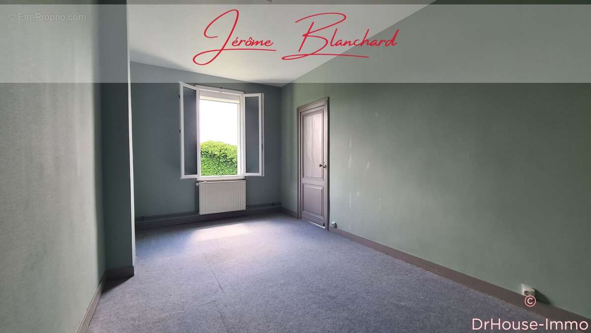 Maison à AMBARES-ET-LAGRAVE