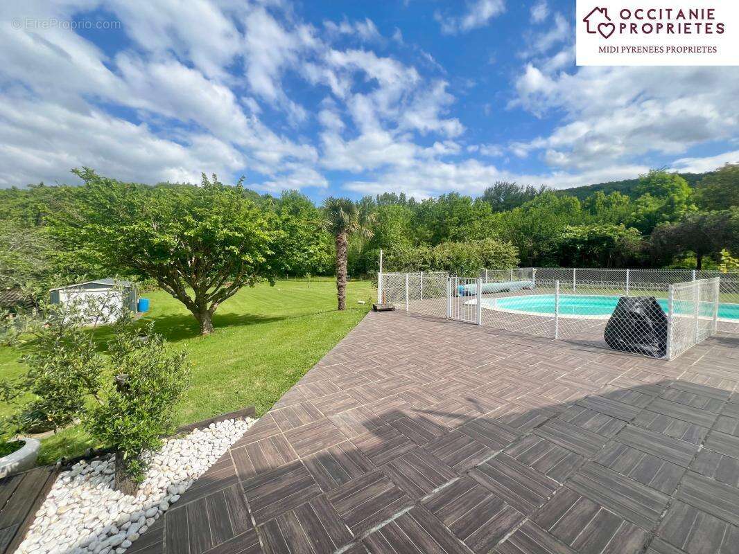 Maison à MONTBRUN-BOCAGE