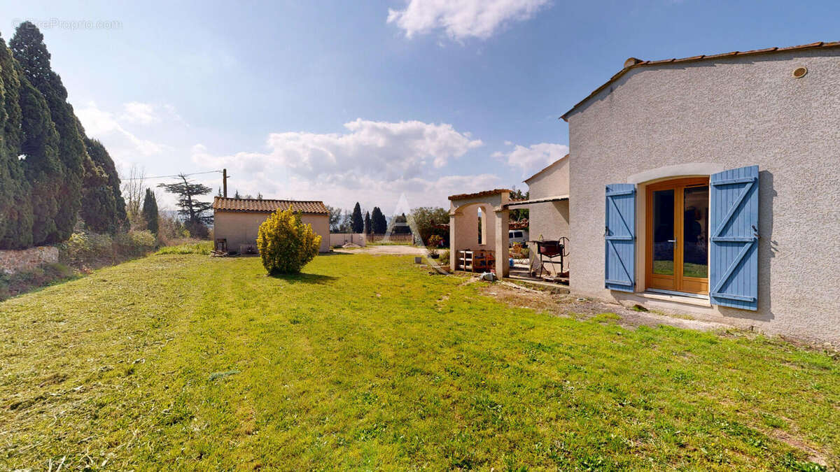 Maison à BLOMAC