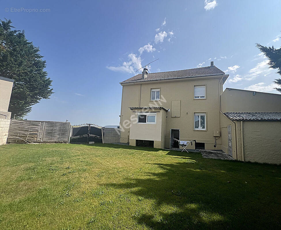 Appartement à CORBENY