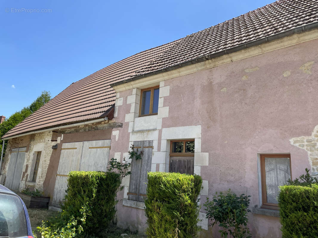 Maison à VEAUGUES