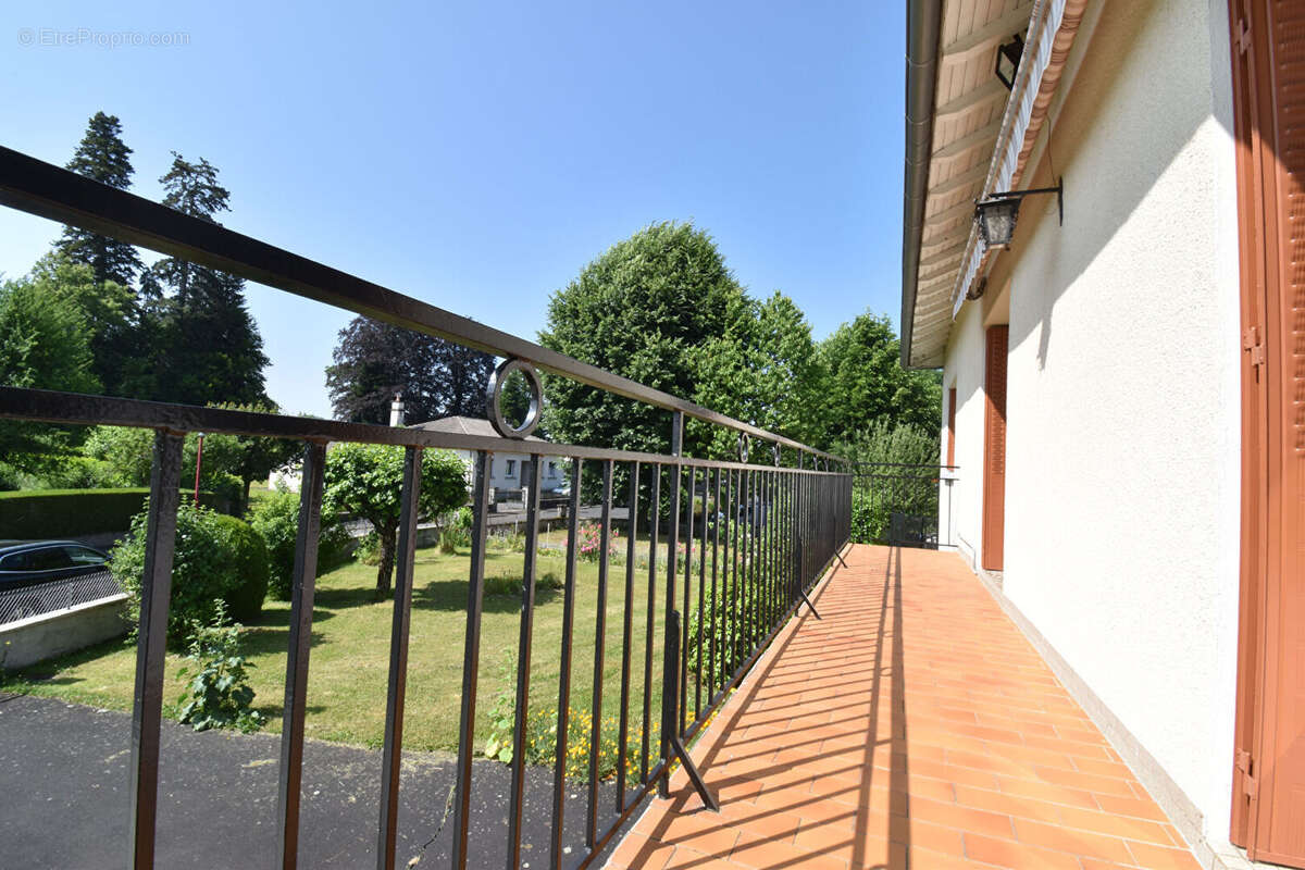 Maison à ARPAJON-SUR-CERE