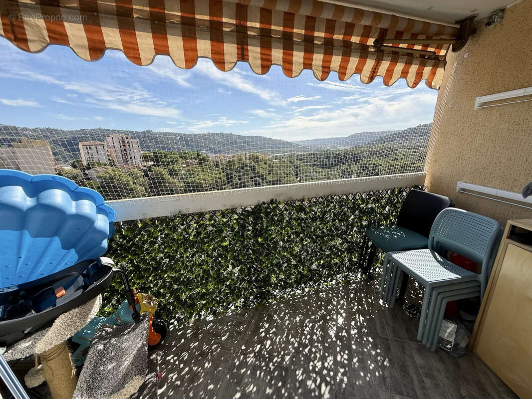 Appartement à CARROS