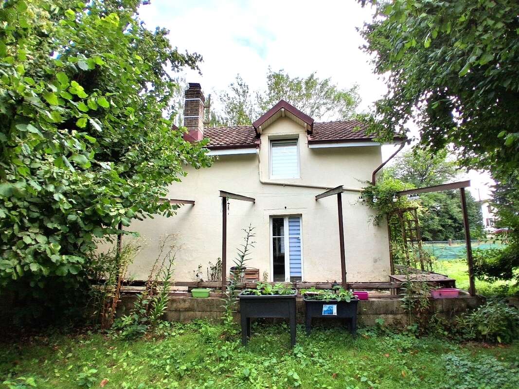 Maison à VOUJEAUCOURT