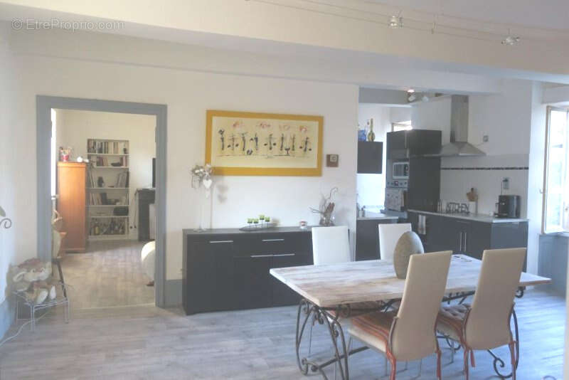 Lodève, immeuble de caractère 150 m2 habitables. - photo 3