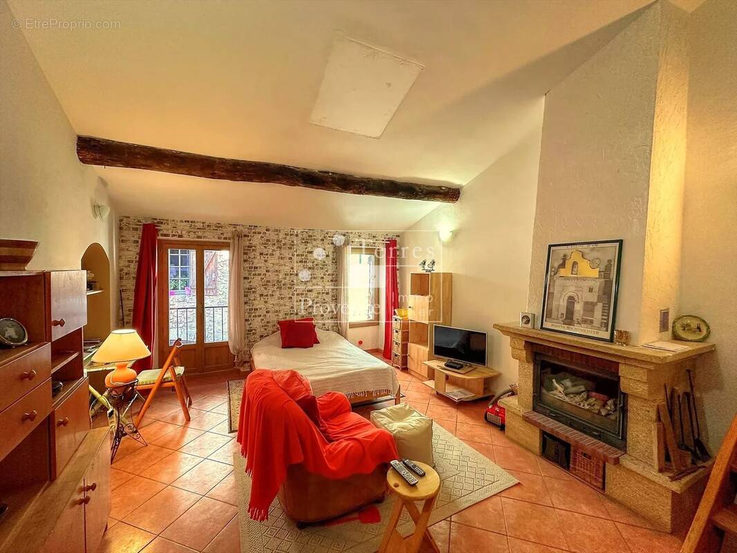 Appartement à AUPS
