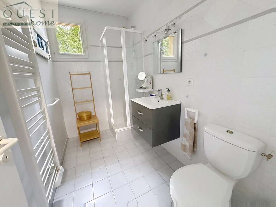 Maison à CHARBONNIERES-LES-BAINS