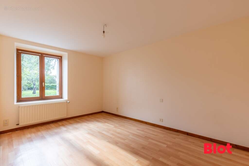 Maison à LA BOUEXIERE