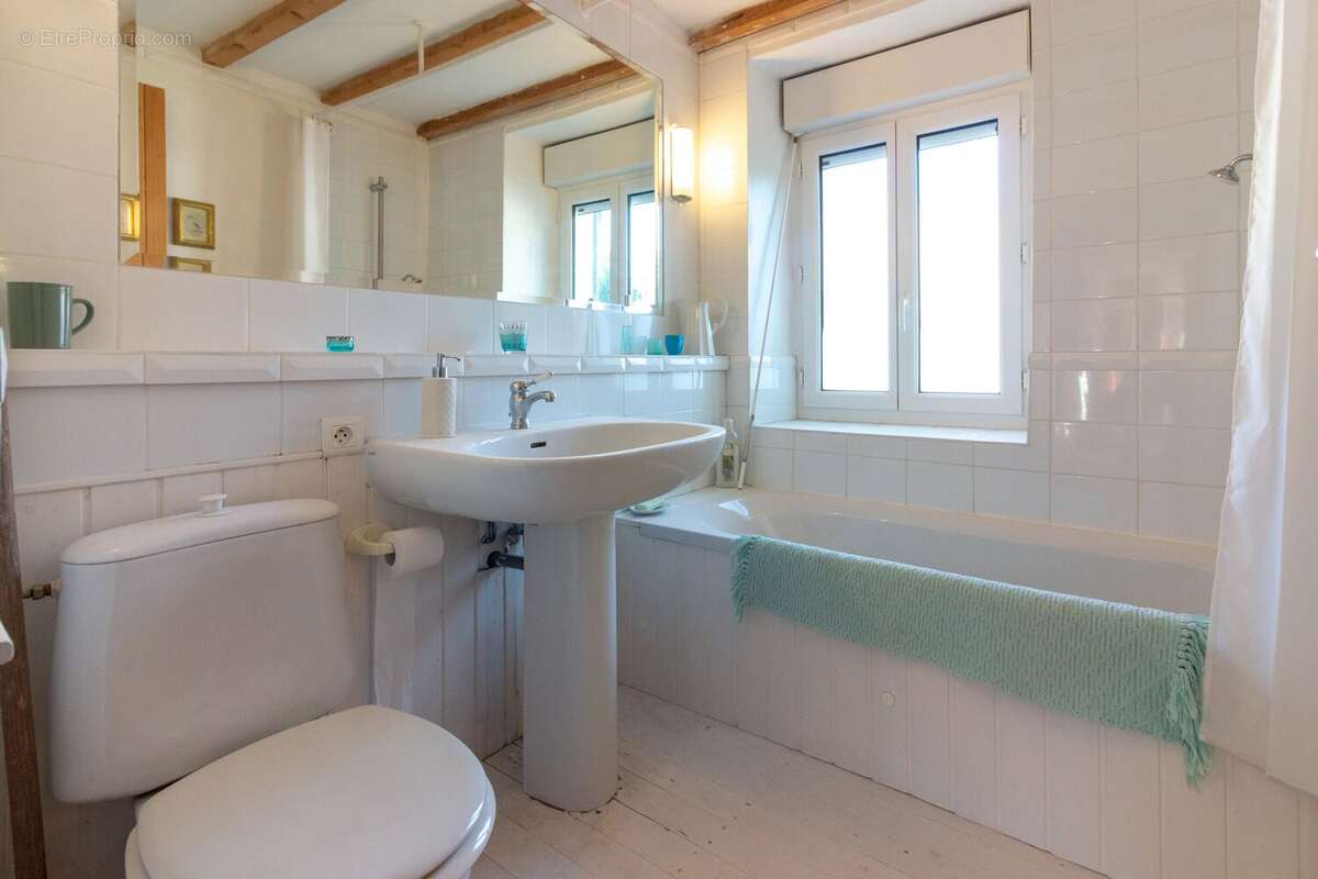 Maison à BOURG-CHARENTE