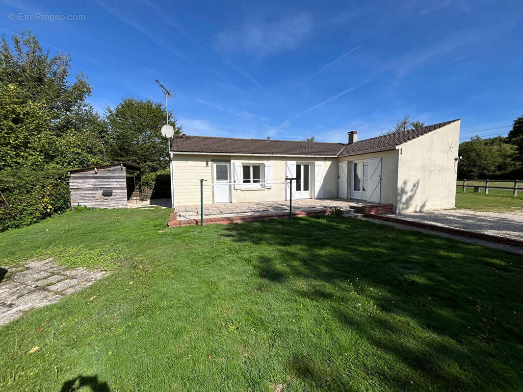 Maison à CHEVILLON-SUR-HUILLARD
