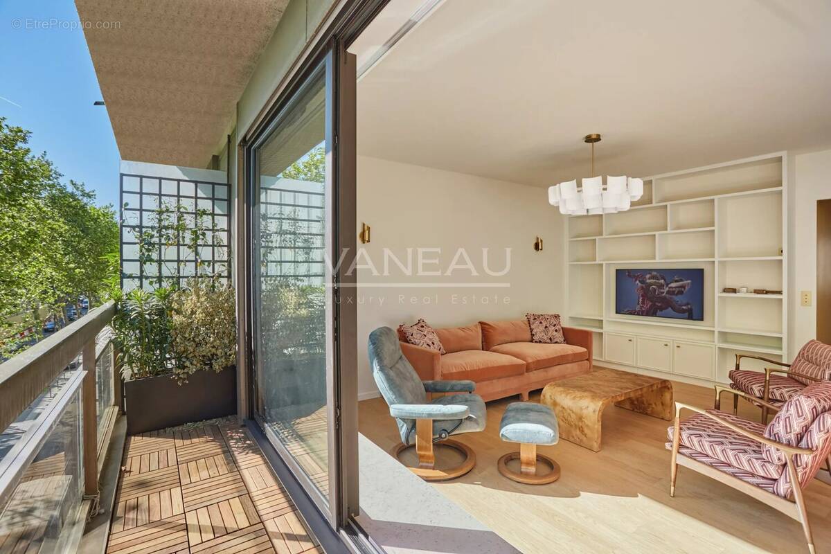 Appartement à PARIS-7E