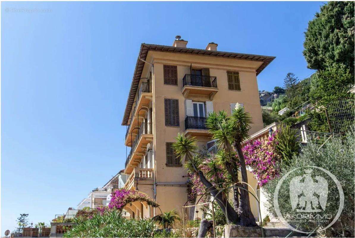 Appartement à ROQUEBRUNE-CAP-MARTIN