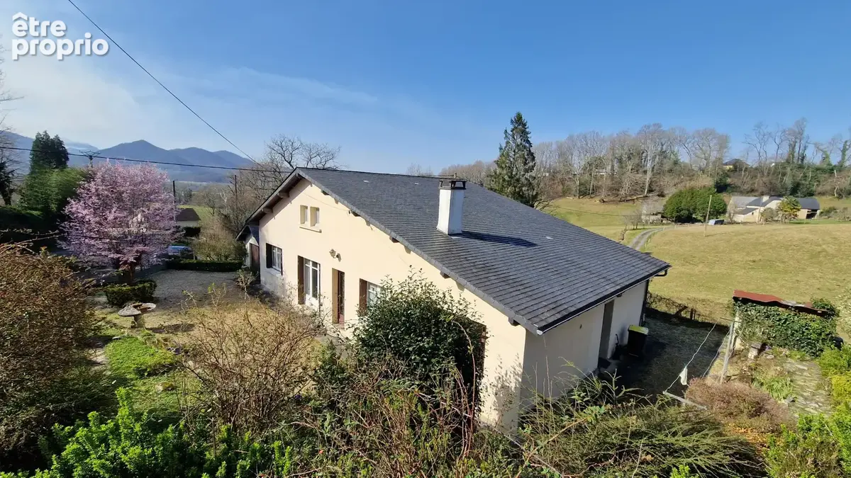 Maison à EYSUS