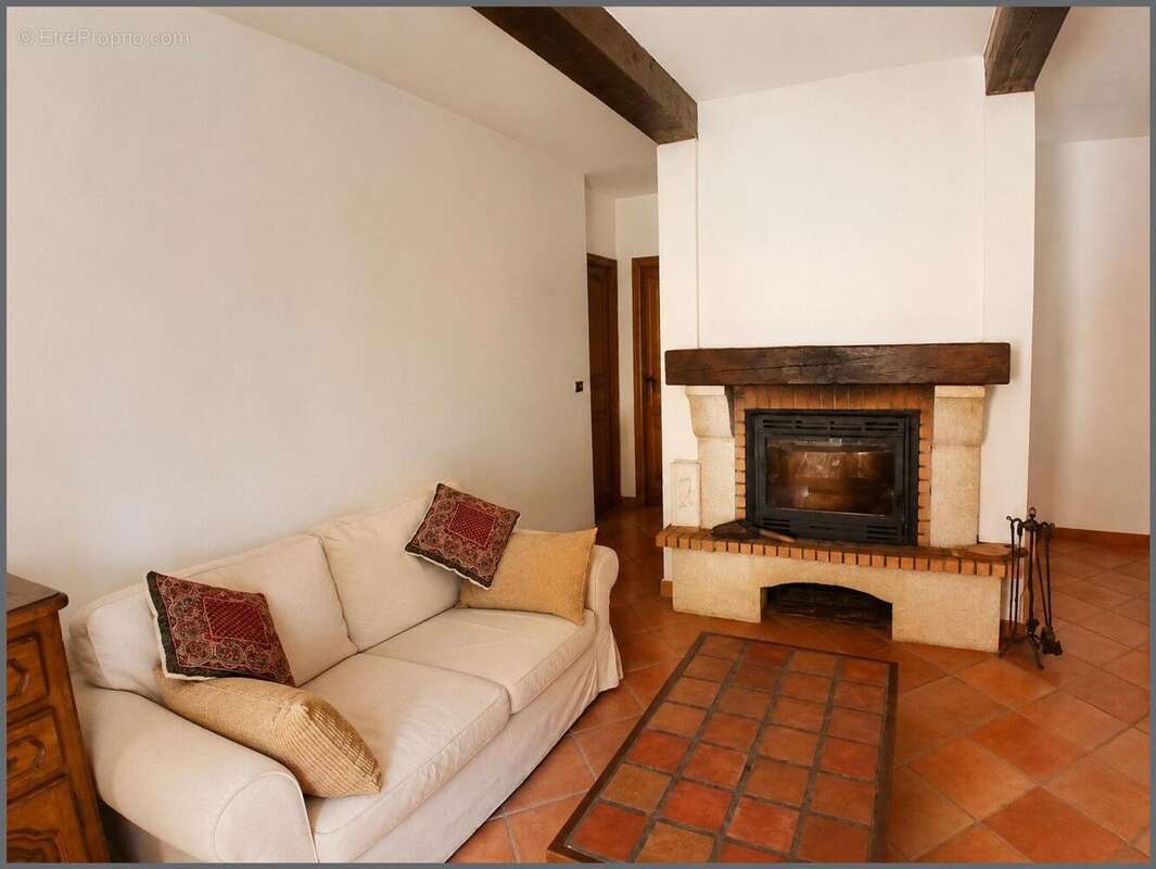 Maison 133 m² à Allemagne-En-Provence  - photo 4