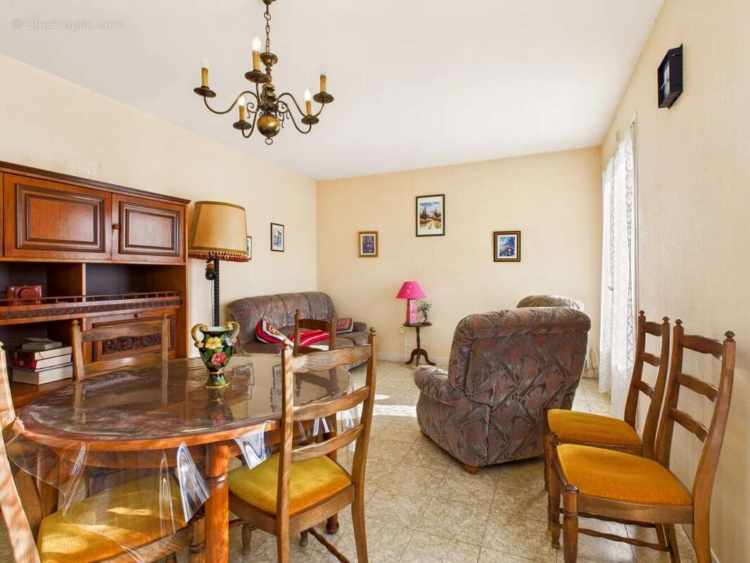 Maison à RIEUPEYROUX