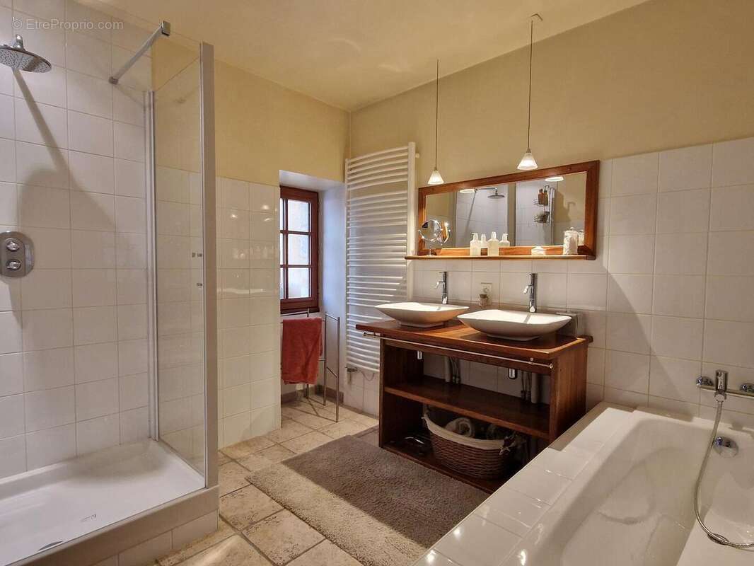 20251017152122 - Maison à LE BUGUE