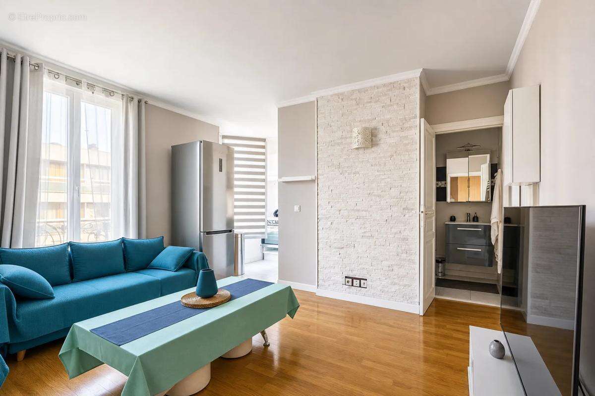 Appartement de type T3 de 45m2 à Bondy avec box et cave - photo 2