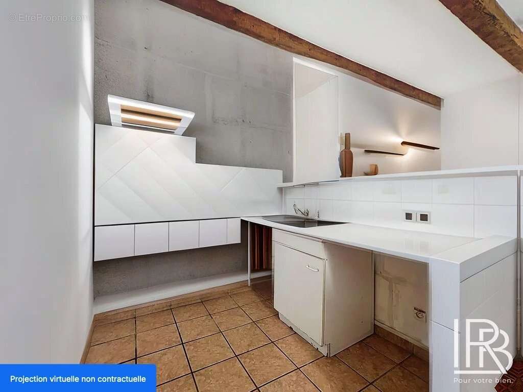 Appartement à MARSEILLE-1E
