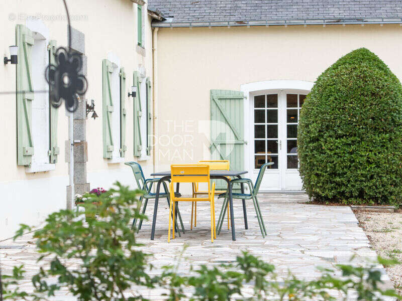 Maison à COSSE-LE-VIVIEN