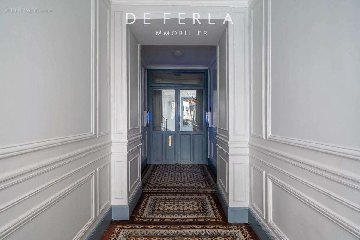 Appartement à PARIS-14E