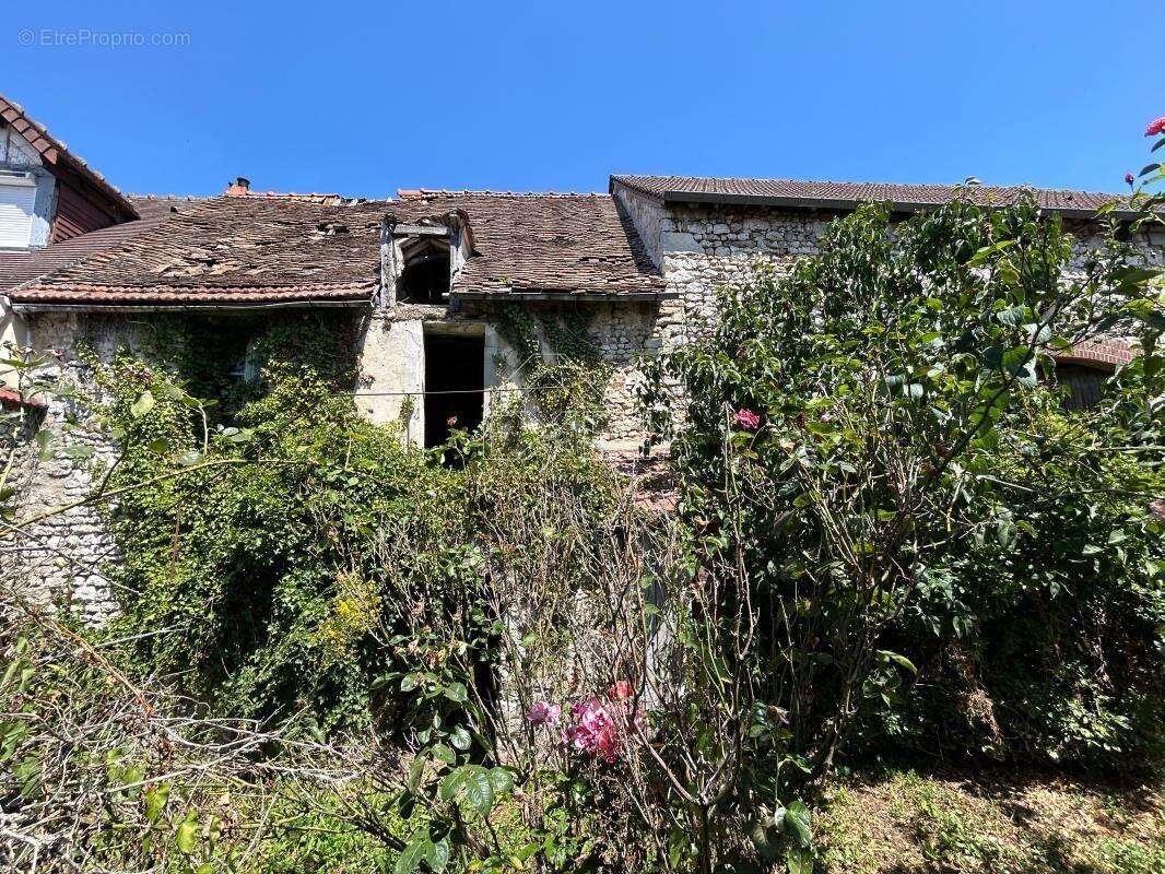 Maison à BENNECOURT