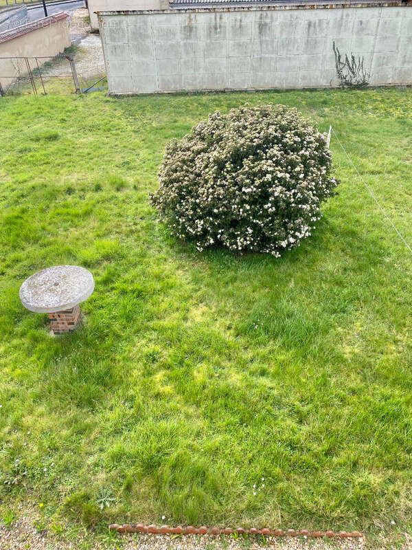 À VENDRE, Maison de Ville avec jardin à DAMVILLE 93m2. - photo 4