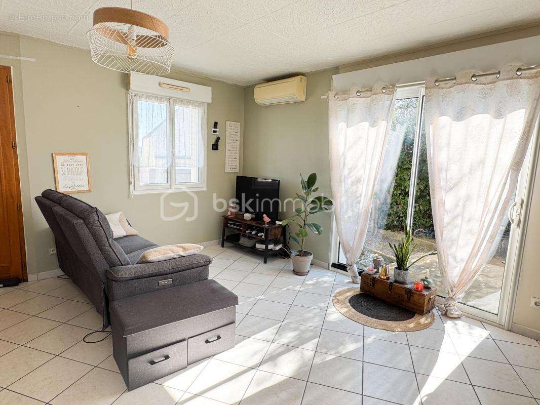 Maison à SAINT-PIERRE-LA-COUR