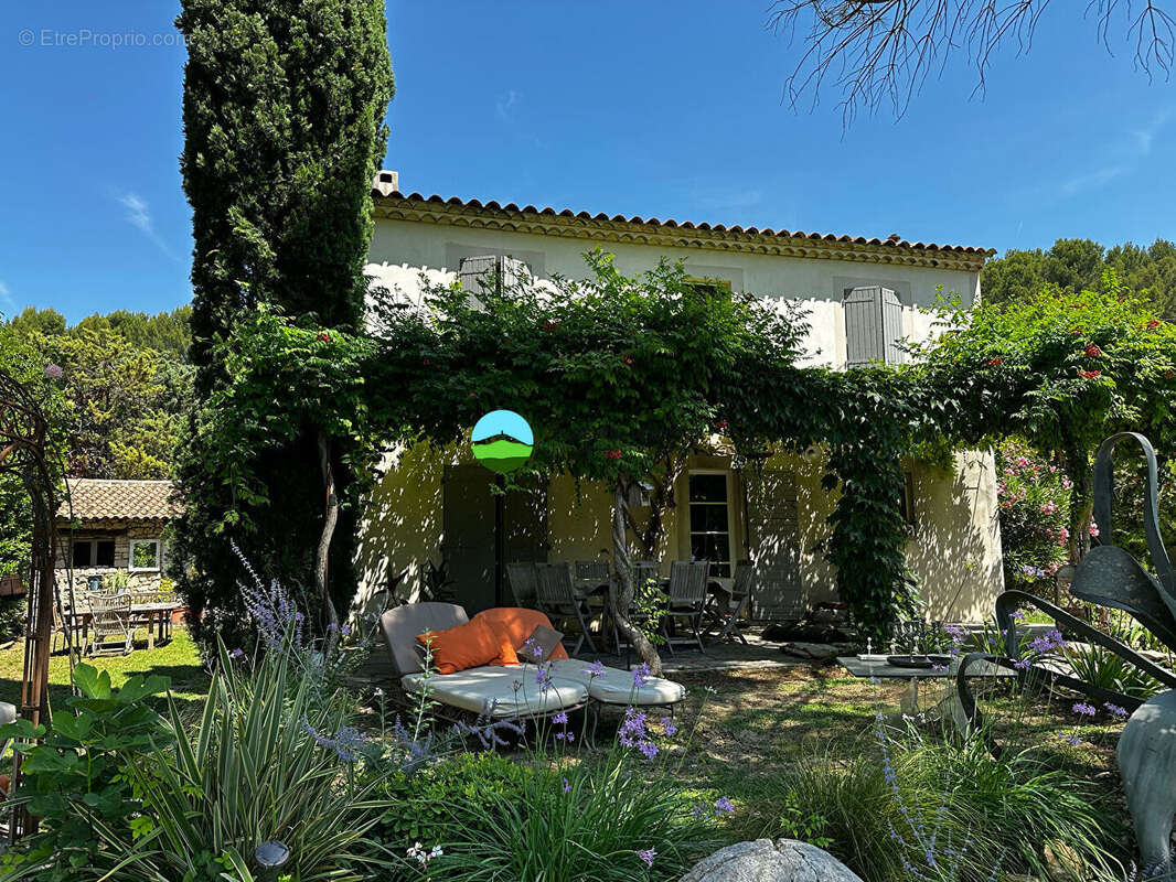 Maison à PERNES-LES-FONTAINES