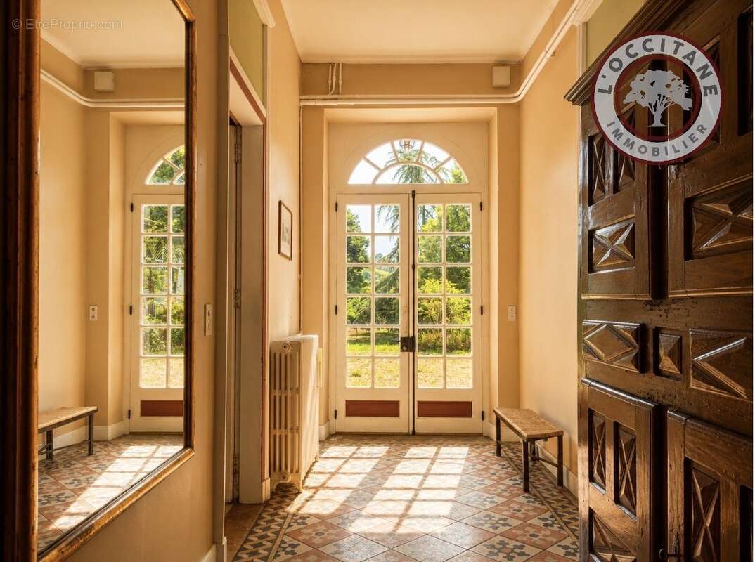L'Isle-en-Dodon - Maison de maître à rénover avec vaste jardin et dépendances - photo 3