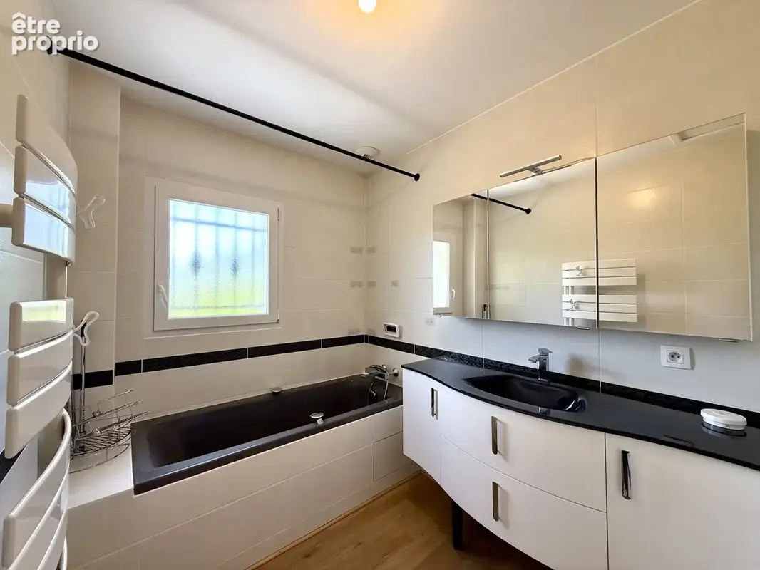 Maison atypique avec jardin intimiste et vue exceptionnelle - photo 8