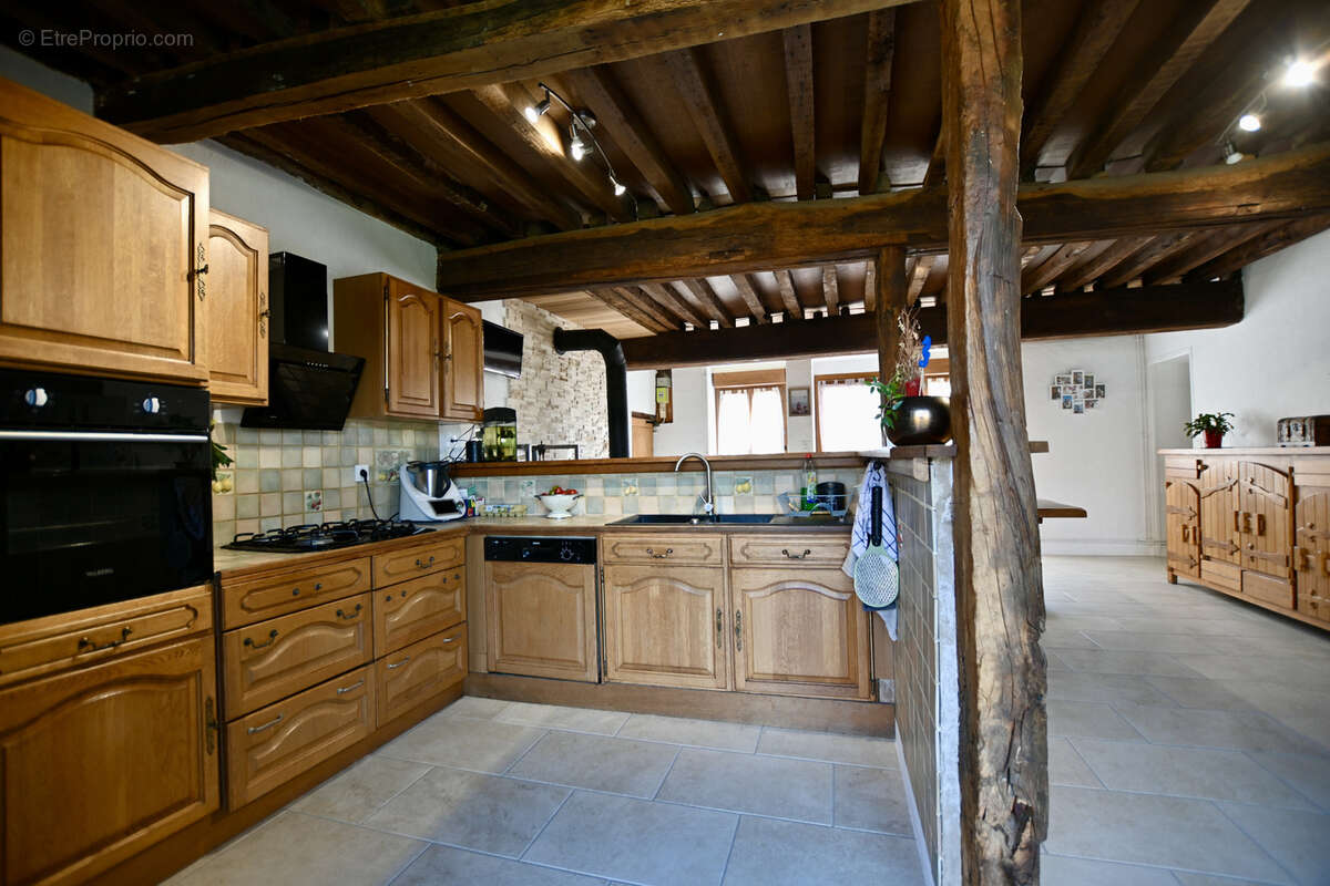 Maison à QUARRE-LES-TOMBES