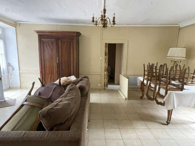 Jolie maison avec terrain attenant. - photo 3