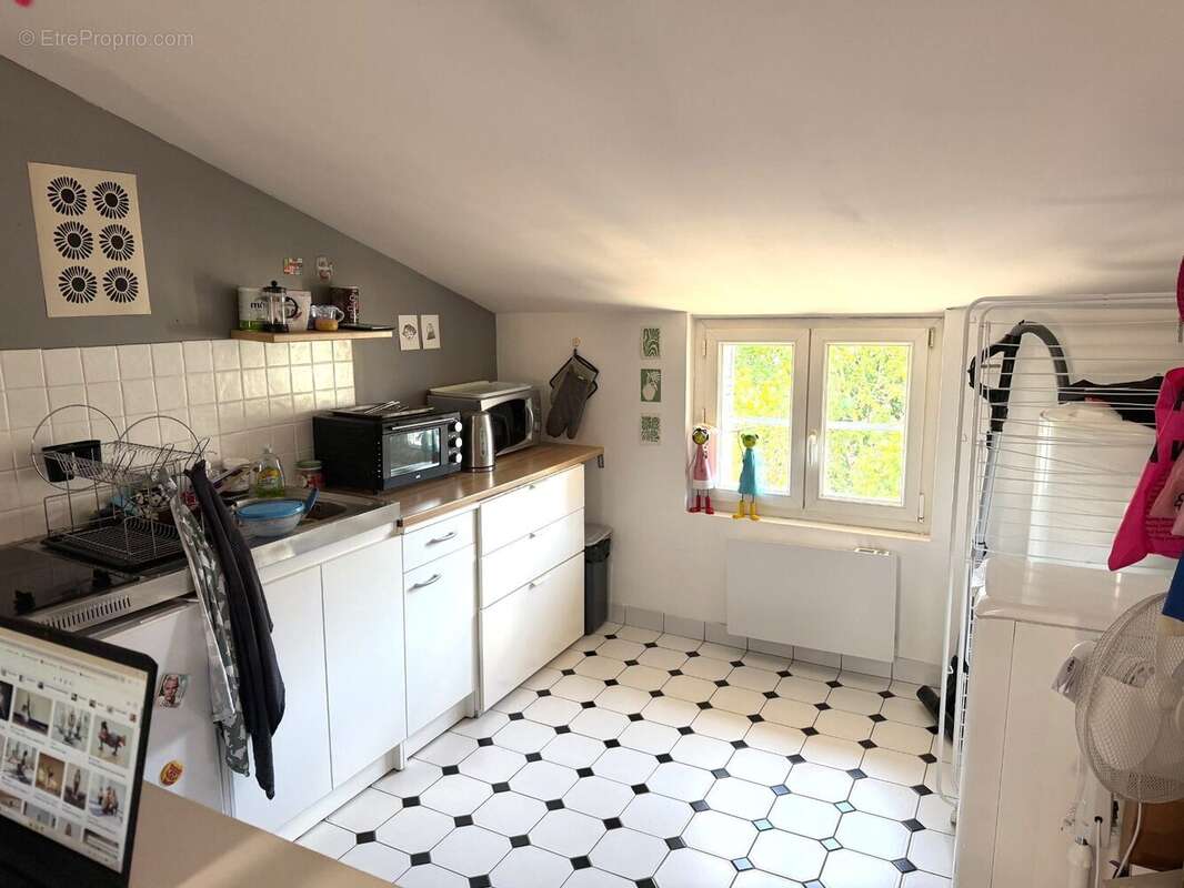 CUISINE 3EME ETAGE - Appartement à VALENCE