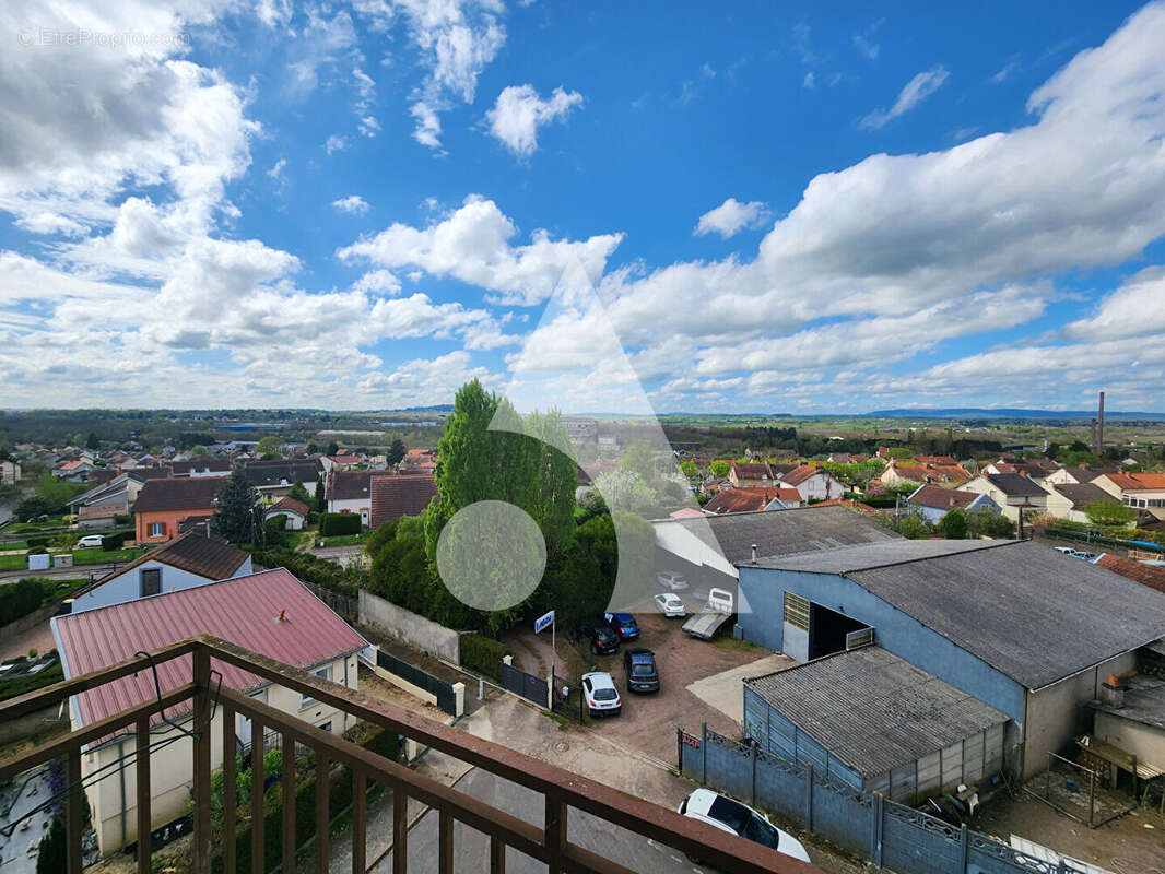 Appartement à MONTCEAU-LES-MINES