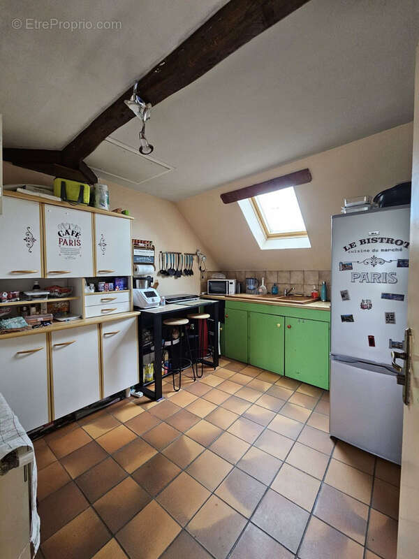Appartement à AINAY-LE-CHATEAU