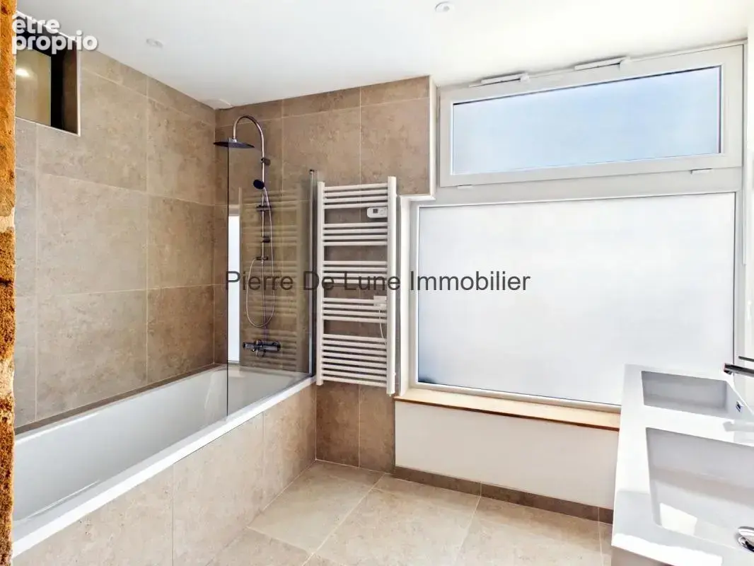 Maison en pierres dorées rénovée, Moiré - photo 9