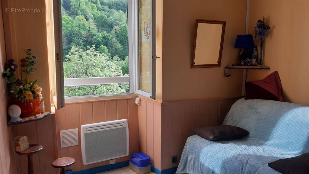 Appartement à EAUX-BONNES
