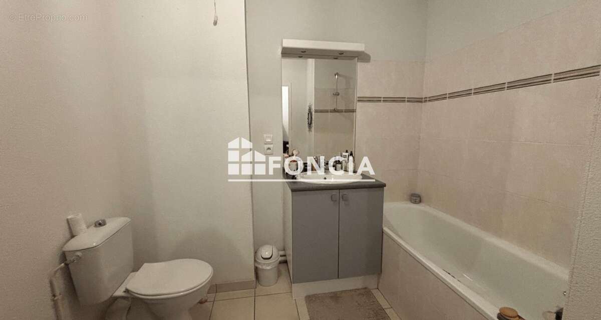 Appartement à AVRILLE