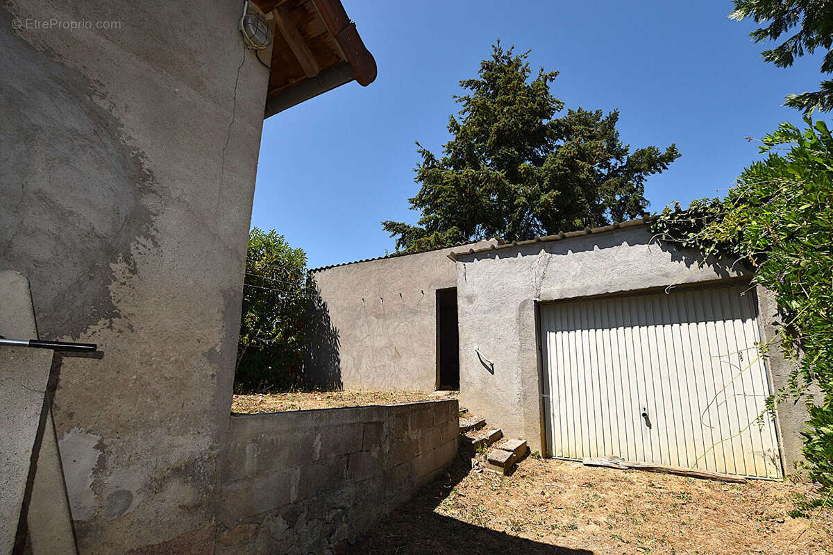 À proximité immédiate du centre du Donjon : - photo 4